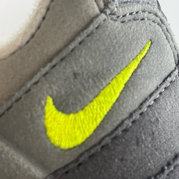 Nike Air VaporMax 95 Neon Size 10.5 Black Volt Grey Green (Pre-owned) AJ7292-001 - Picture 15 of 16